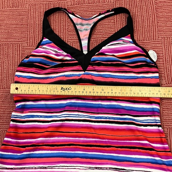Nike women’s size 14 swim or exercise top built in bra - striped - Picture 5 of 14